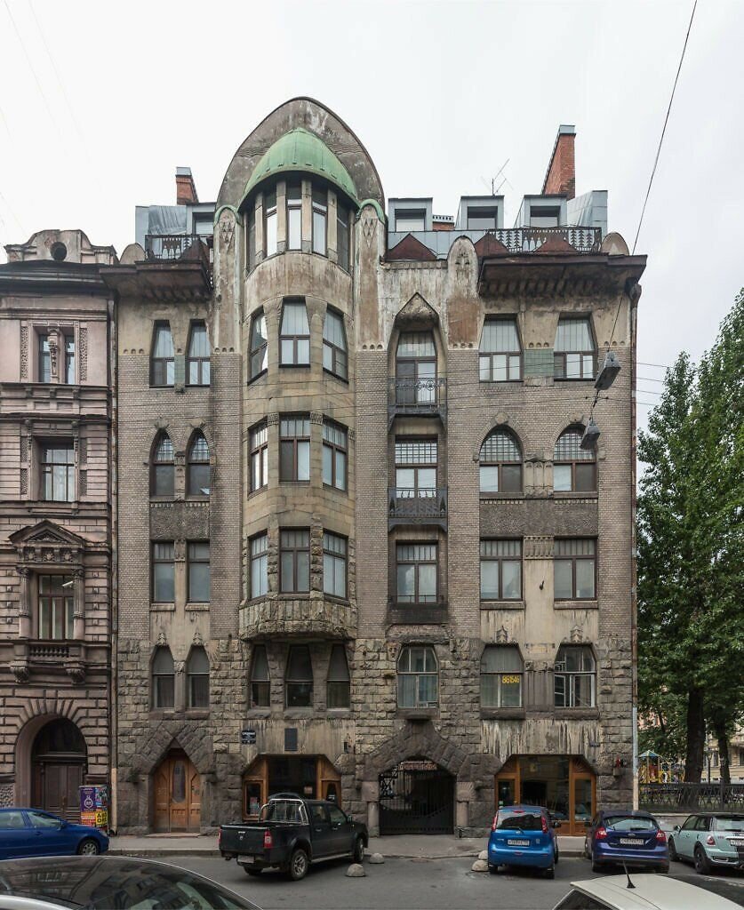Доходный дом колобовых в санкт-петербурге. внутри петроградки.