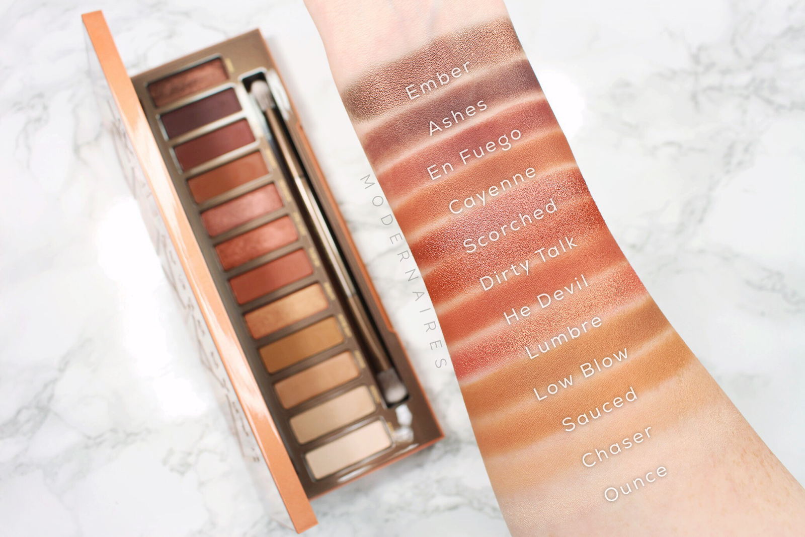 Четыре маски Clarins и еще одна Dr Jart, две палетки теней по 12 оттенков Urban Decay и Maybelline, 10 ароматов Phuong Dang и одна сыворотка для лица Dr Jart