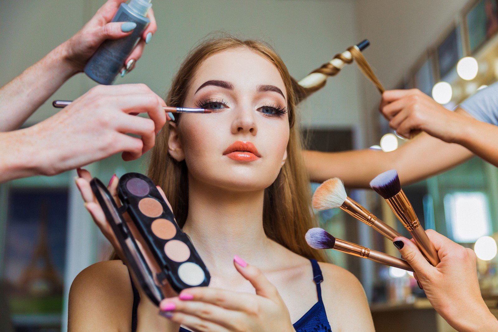 Мы попробовали все тональные кремы Double Wear, Estee Lauder на разных типах кожи - сухой, жирной и нормальной, чтобы найти лучший тон для каждого