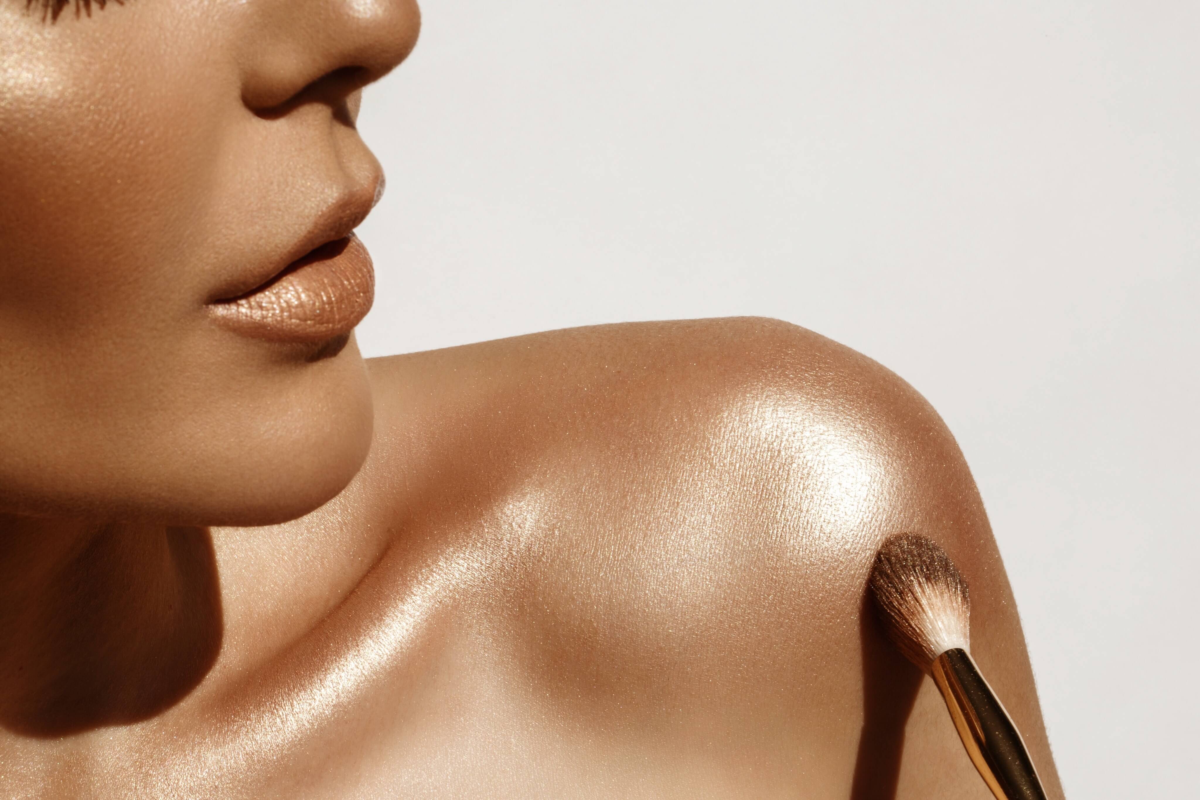 Dolce & gabbana solar glow illuminating powder campaign