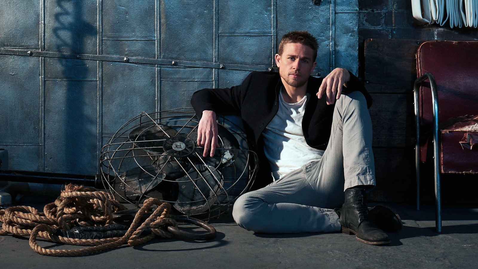 12 astounding charlie hunnam haircuts to look fabulous in 2024