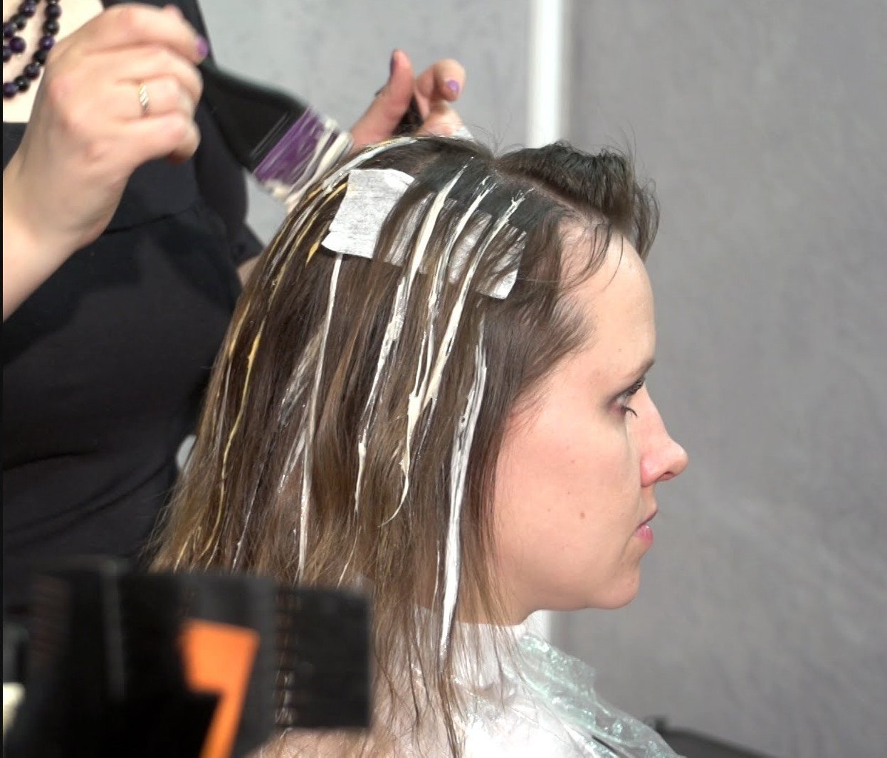 Как выполняется мелирование волос техникой “зебра”? фото и описание