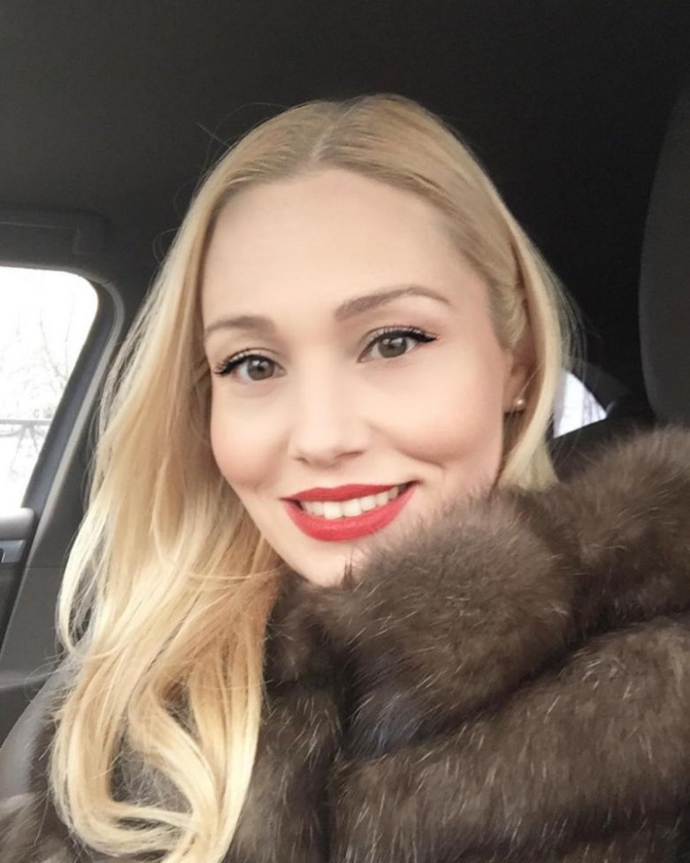 Ксения милас в instagram — официальная страница и фото